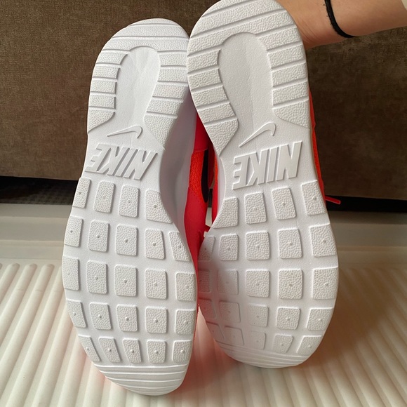 Nike | Kaishi Neon Coral Sneakers, NWOT - Picture 5 of 5